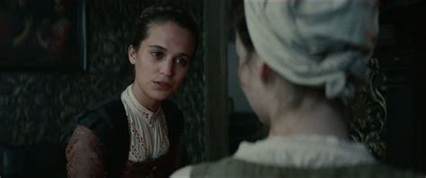 Alicia Vikander nahá ve filmu Tulipánová horečka